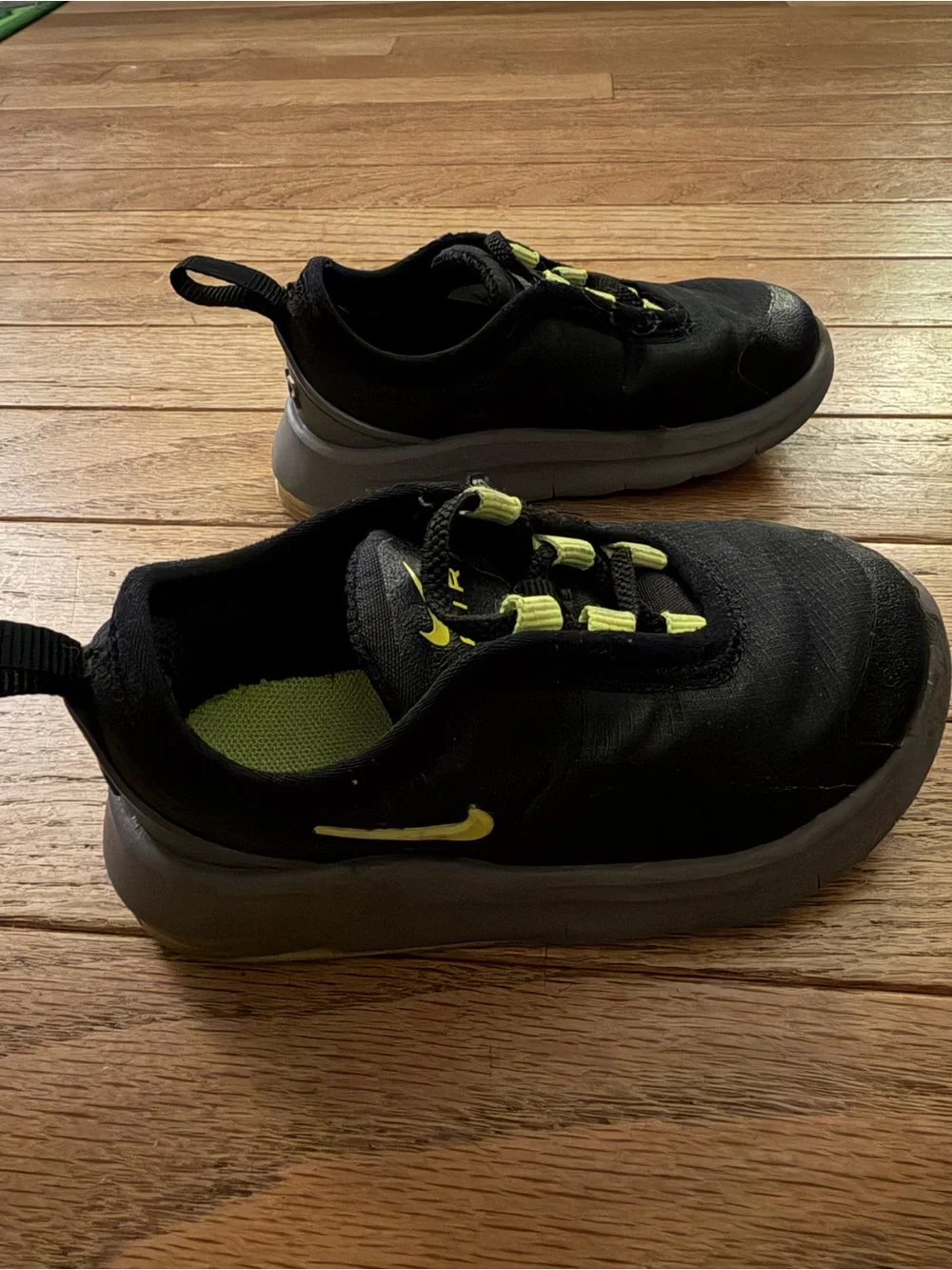 Nike Kids Black Sneakers with Neon Yellow Accents